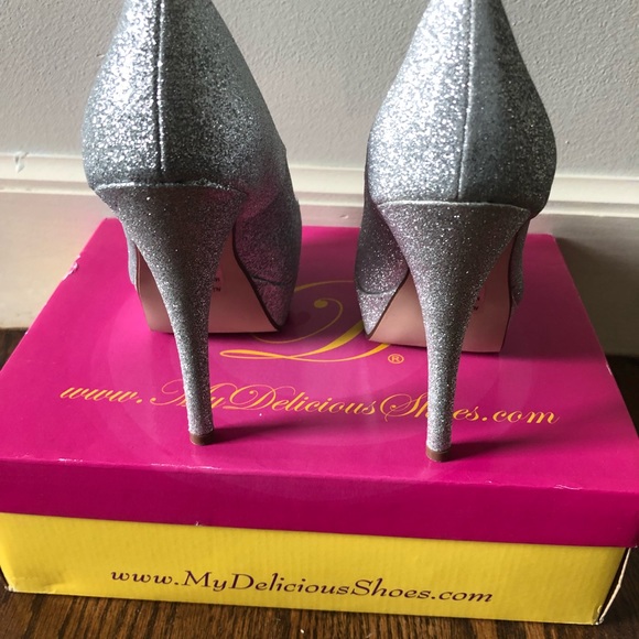 Silver Glitter Platform High Heel Pumps - Picture 3 of 4